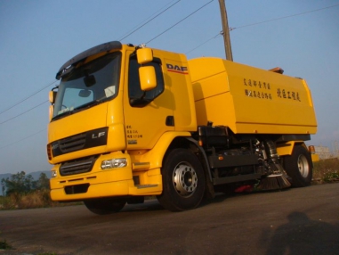 大型掃街車(掃路車)SV800 - 大來重工